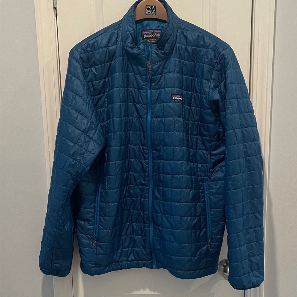 Patagonia Men's blue nano puff jacket